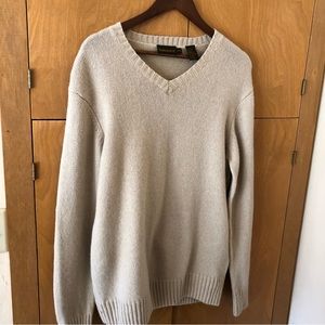 Timberland Lambswool Blend Vneck Sweater. Camel Color. Size Medium